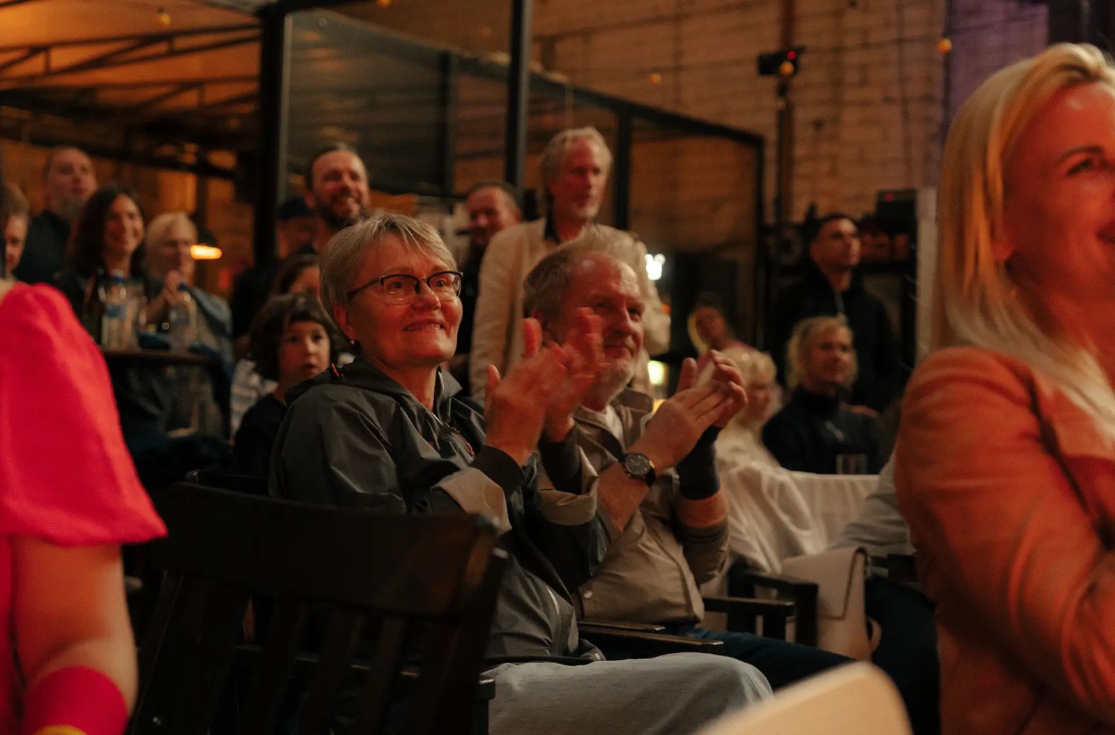 Audience applauding at Herkus Kantas