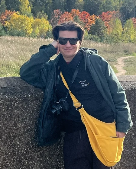 Portrait of Alex Holiak