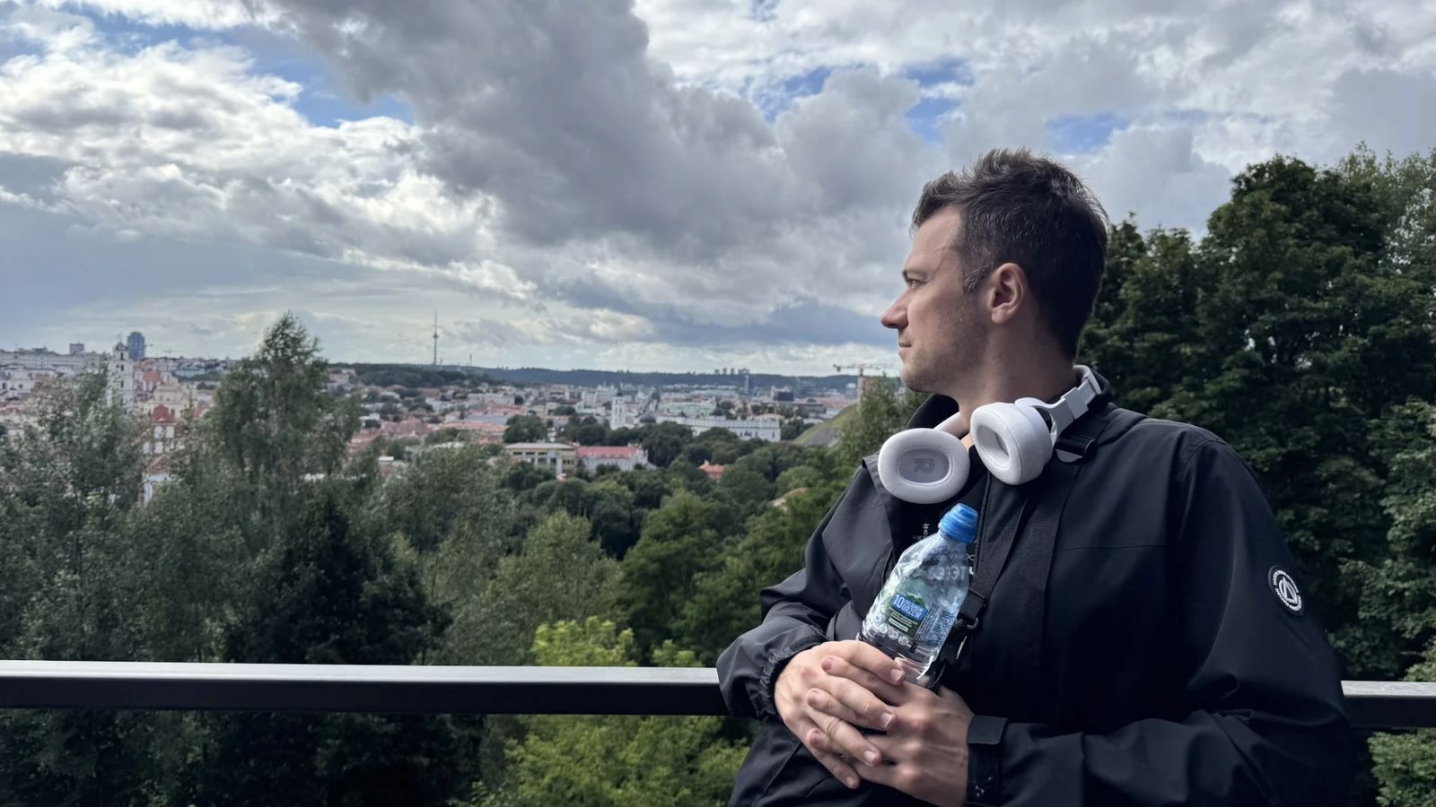 Participant looking over the Vilnius skyline